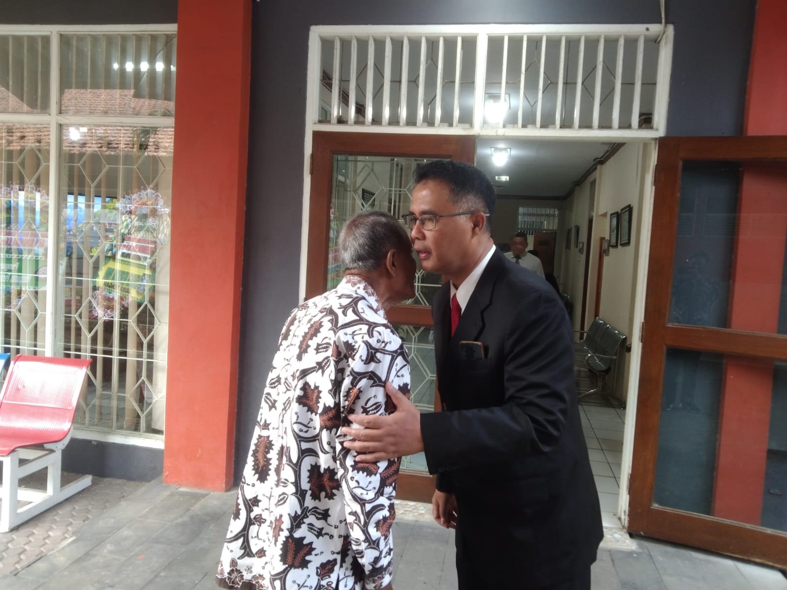 Foto Bapak Warsito Eko Putro, S.Sos, M.Si dengan Ayahanda